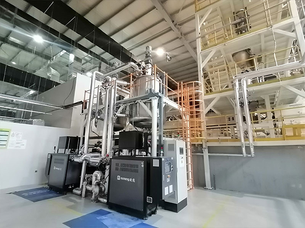 提高鋰電池隔膜的質(zhì)量選擇隔膜材料模溫機(jī)，讓白油溫度恒定