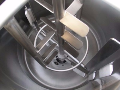 不銹鋼反應(yīng)釜壁上怎么清洗？3種方法可以一試「歐能機(jī)械」