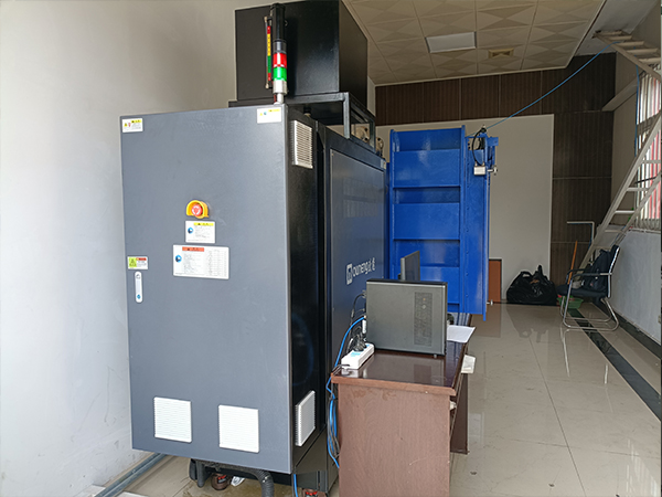 覆銅板專(zhuān)用模溫機(jī)精準(zhǔn)控溫，易于操作