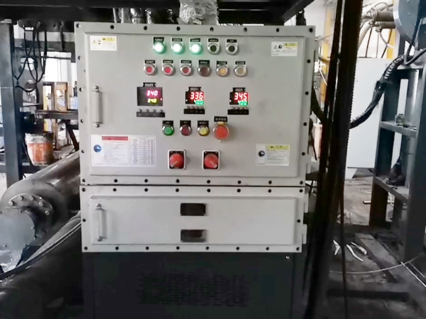 超高溫油式模溫機(jī)為碳釬維產(chǎn)品生產(chǎn)控溫，遠(yuǎn)程操控