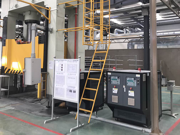 SMC模具加溫油溫機(jī)助力深加工制品生產(chǎn)，提升制造效率