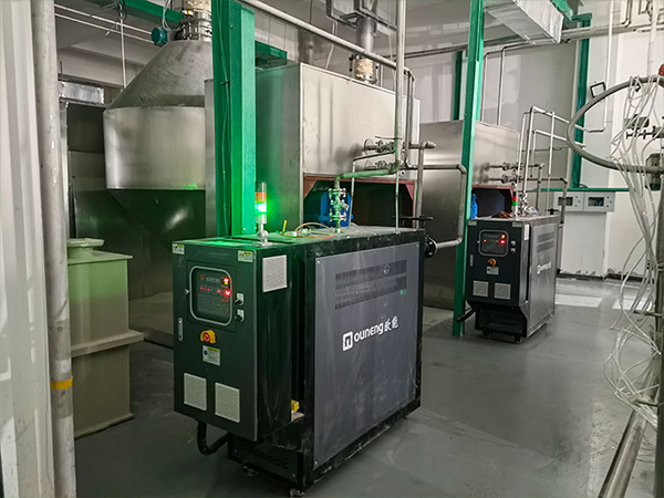 磷酸鐵鋰干燥模溫機(jī)為雙錐干燥機(jī)控溫，保障安全生產(chǎn)