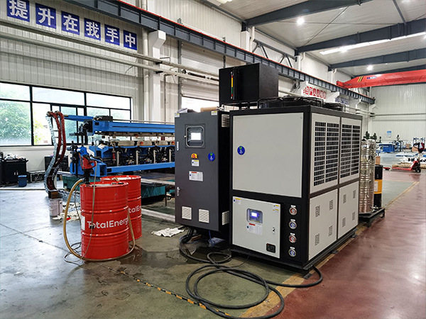 如何制造出高性能的直升機(jī)機(jī)翼？碳纖維成型模溫機(jī)不可少