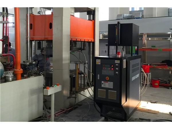 模壓制品有流痕溫度不均勻怎么辦？「歐能機械」油溫機幫您解決