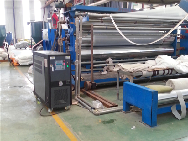 模溫機(jī)作業(yè)現(xiàn)場