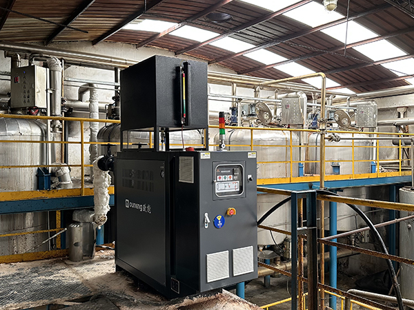 電加熱導(dǎo)熱油爐廠商怎么選？3大關(guān)鍵點(diǎn)幫你避坑