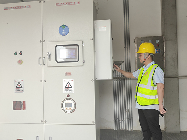 涂料添加劑產(chǎn)品防爆電加熱導熱油爐