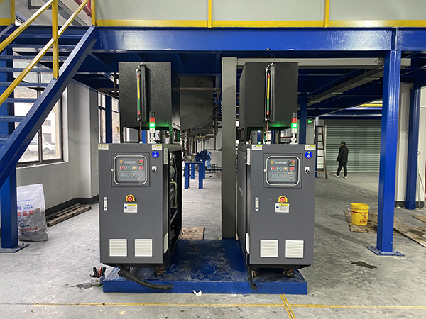 橡膠防護(hù)蠟生產(chǎn)反應(yīng)釜控溫油溫機(jī)