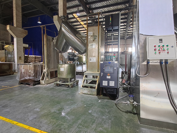 化工行業(yè)干燥油溫機應(yīng)用，實現(xiàn)PVC顆粒干燥的完美控溫