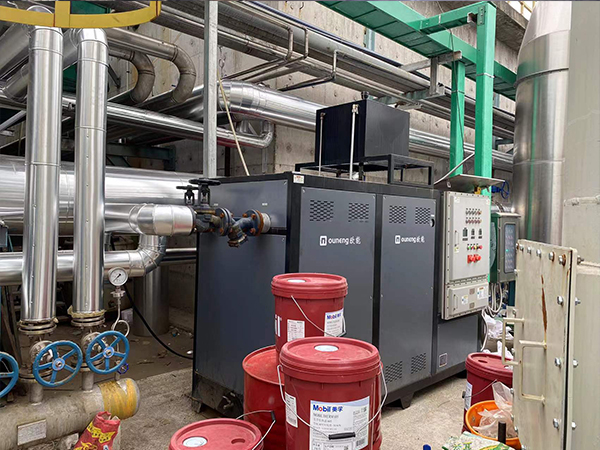 防爆電加熱導(dǎo)熱油爐進(jìn)行控溫，維護(hù)工作環(huán)境的溫度穩(wěn)定
